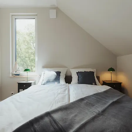 Ferienhaus Neu Rügen Resørt Großzügige, Gemütliche Doppelhaushälfte Rasmus Mit Terrasse Sagard